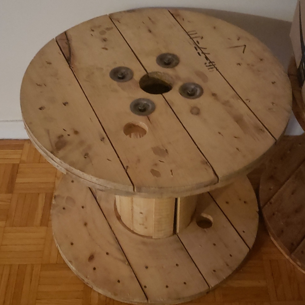 Outdoor tables - Picture 2 of 2